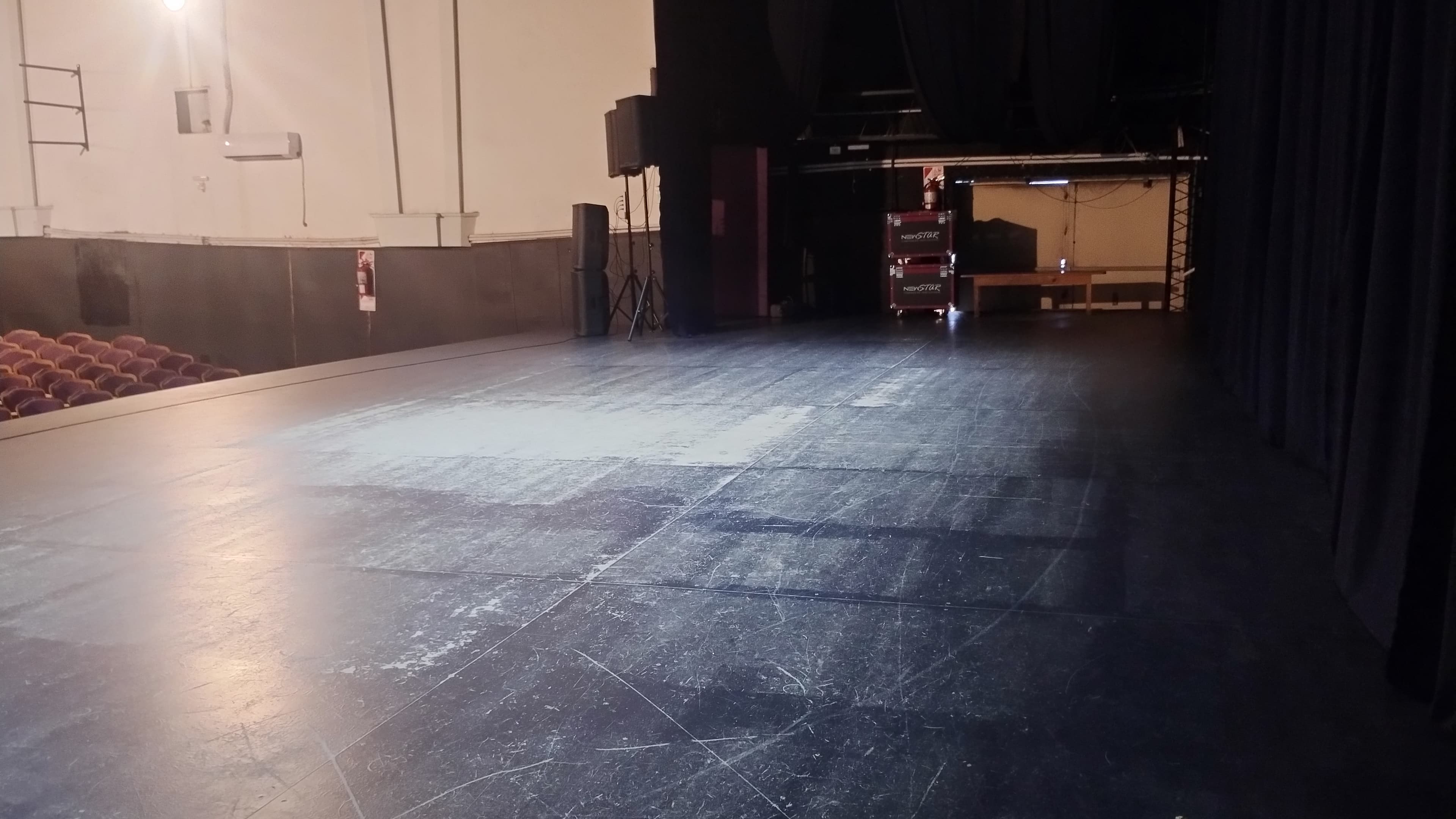 Bambalinas del Teatro ADN